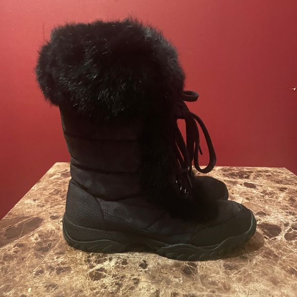 Coach JENNIE Size 5.5 Black Winter Lace-Up Rabbit Fur Snow Boot - Picture 3 of 8